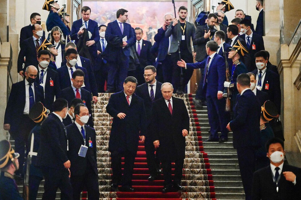 习近平3月出访莫斯科时，邀请普京总统（中右）参加此次峰会。