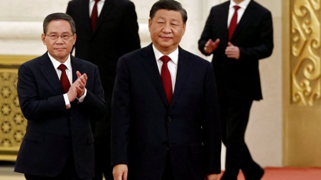 新任政治局常委习近平和李强